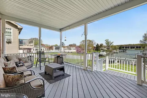 Exterior - 427 Shore Dr, Joppa, MD 21085 photo 4 of 7