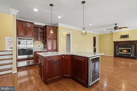 Kitchen - 427 Shore Dr, Joppa, MD 21085 photo 3 of 4