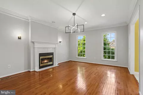 Living - 427 Shore Dr, Joppa, MD 21085 photo 2 of 14