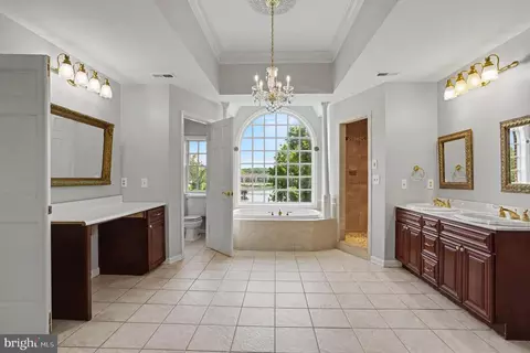 Entry Way - 427 Shore Dr, Joppa, MD 21085 photo 4 of 4