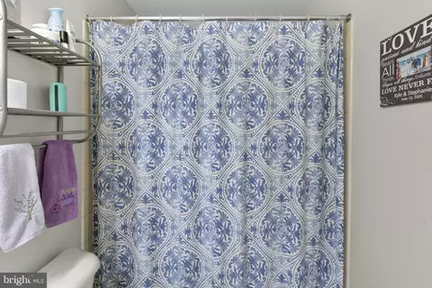 Bath - 632 Berwick Ct, Abingdon, MD 21009 photo 4 of 4