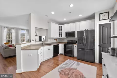 Kitchen - 632 Berwick Ct, Abingdon, MD 21009 photo 2 of 2