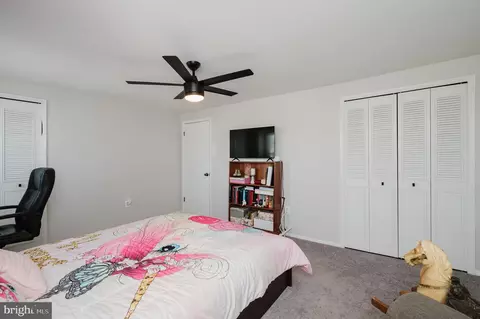 Bedroom - 696 Shore Dr, Joppa, MD 21085 photo 5 of 6