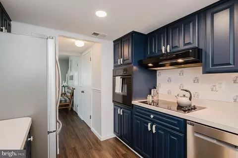 Kitchen - 696 Shore Dr, Joppa, MD 21085 photo 3 of 4