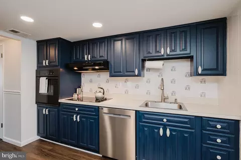 Kitchen - 696 Shore Dr, Joppa, MD 21085 photo 2 of 4