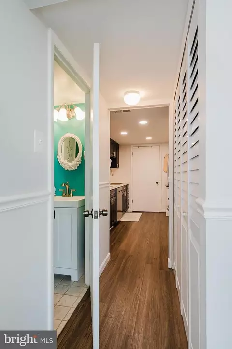 Entry Way - 696 Shore Dr, Joppa, MD 21085 photo 8 of 9