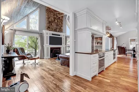 Entry Way - 562 Anchor Dr, Joppa, MD 21085 photo 4 of 7