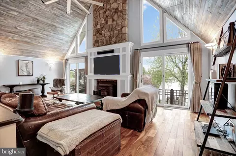 Living - 562 Anchor Dr, Joppa, MD 21085 photo 1 of 1