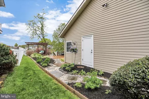 Exterior - 562 Anchor Dr, Joppa, MD 21085 photo 16 of 21