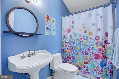 Bath - 562 Anchor Dr, Joppa, MD 21085 photo 5 of 6