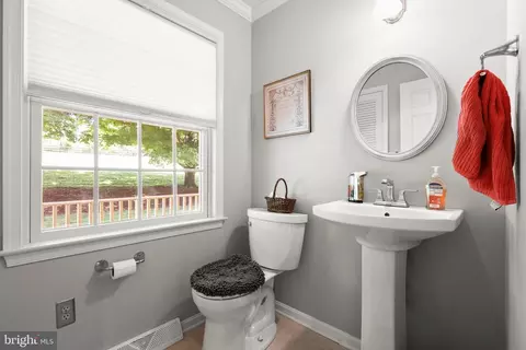 Bath - 2712 Crystal Ln, Baldwin, MD 21013 photo 1 of 5