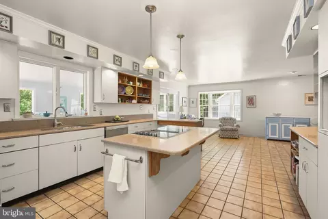 Kitchen - 2712 Crystal Ln, Baldwin, MD 21013 photo 7 of 7