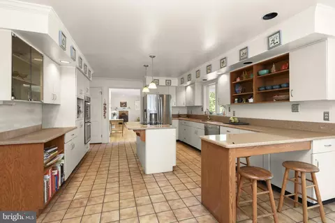 Kitchen - 2712 Crystal Ln, Baldwin, MD 21013 photo 3 of 7