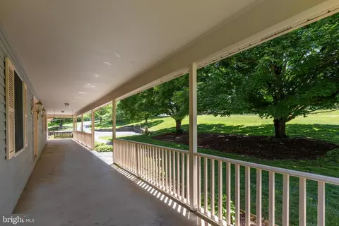 Exterior - 2712 Crystal Ln, Baldwin, MD 21013 photo 12 of 19