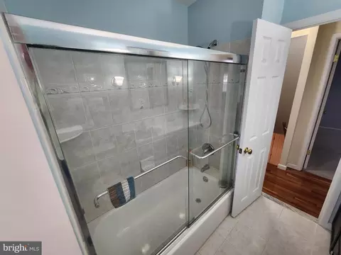 Bath - 215 Garnett Rd, Joppa, MD 21085 photo 2 of 3