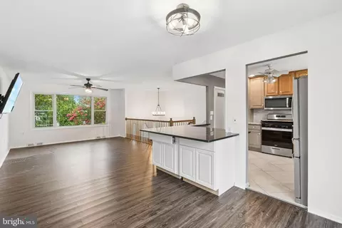 Living - 3917 Longley Rd, Abingdon, MD 21009 photo 5 of 10