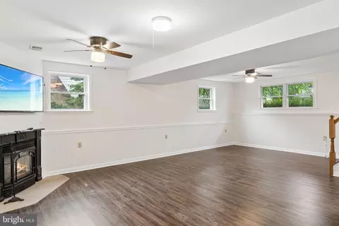 Living - 3917 Longley Rd, Abingdon, MD 21009 photo 9 of 10