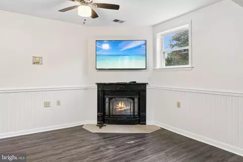 Living - 3917 Longley Rd, Abingdon, MD 21009 photo 8 of 10