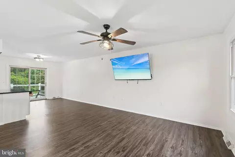 Living - 3917 Longley Rd, Abingdon, MD 21009 photo 4 of 10