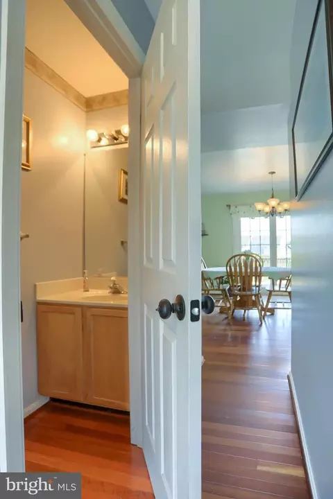 Entry Way - 808 White Pine Ln, Joppa, MD 21085 photo 4 of 7