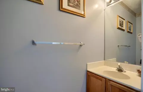 Entry Way - 808 White Pine Ln, Joppa, MD 21085 photo 5 of 7