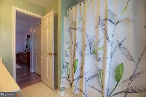 Entry Way - 808 White Pine Ln, Joppa, MD 21085 photo 6 of 7
