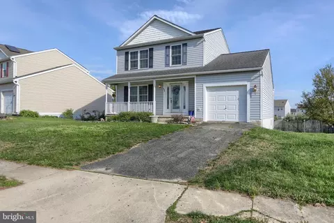 Exterior - 808 White Pine Ln, Joppa, MD 21085 photo 3 of 10