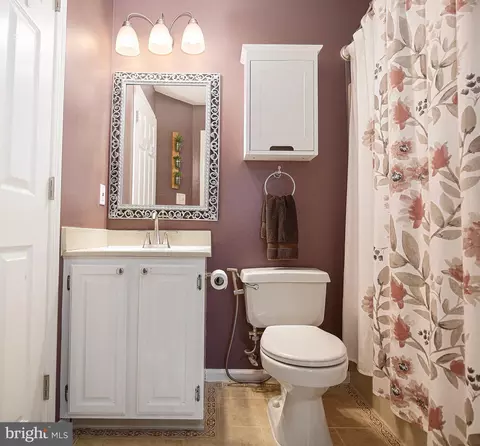 Bath - 2015 Pointview Cir, Forest Hill, MD 21050 photo 2 of 2