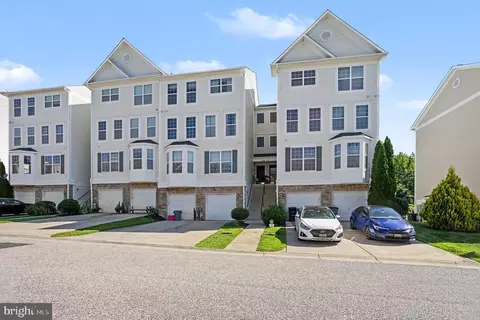 120 Mohegan Dr #E, Havre De Grace, MD 21078