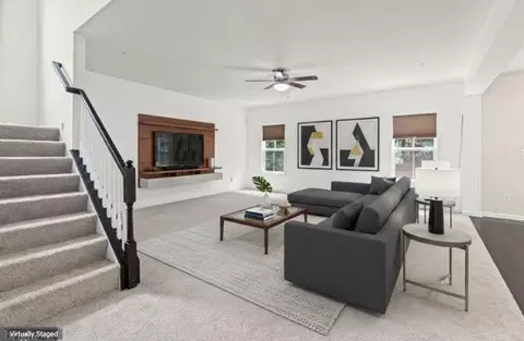 Living - 539 Potomac Rd, Joppa, MD 21085 photo 2 of 10