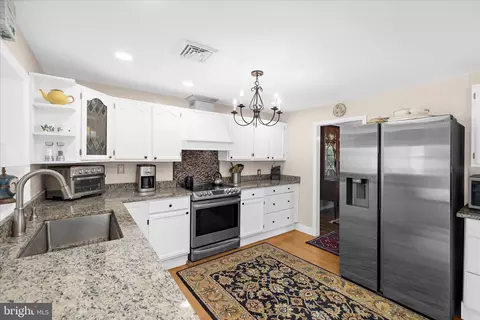 Kitchen - 2508 Lincrest Rd, Joppa, MD 21085 photo 3 of 6