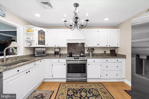 Kitchen - 2508 Lincrest Rd, Joppa, MD 21085 photo 2 of 6