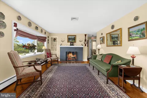 Living - 2508 Lincrest Rd, Joppa, MD 21085 photo 1 of 5