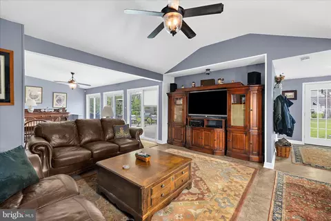 Living - 2508 Lincrest Rd, Joppa, MD 21085 photo 3 of 5