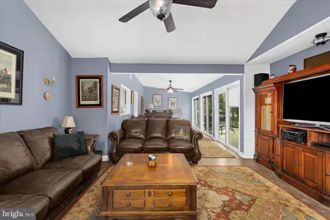 Living - 2508 Lincrest Rd, Joppa, MD 21085 photo 4 of 5