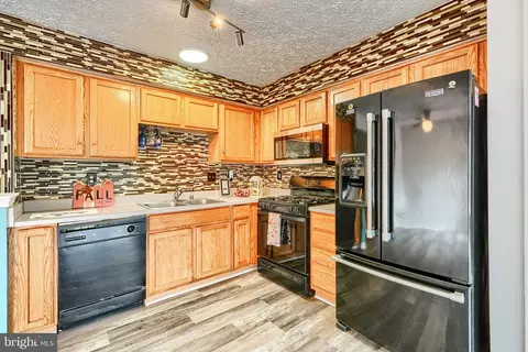 Kitchen - 537 Cider Press Ct #13, Joppa, MD 21085 photo 2 of 3