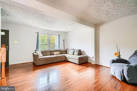 Living - 537 Cider Press Ct #13, Joppa, MD 21085 photo 1 of 3