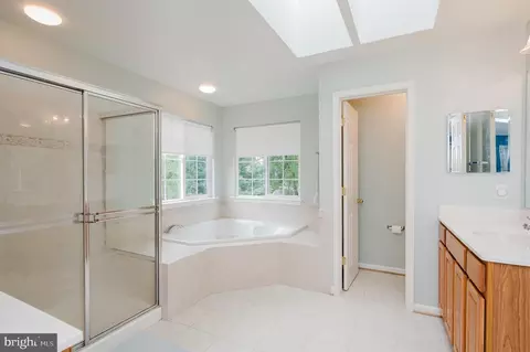 Bath - 2623 E Rhododendron Dr, Abingdon, MD 21009 photo 1 of 5