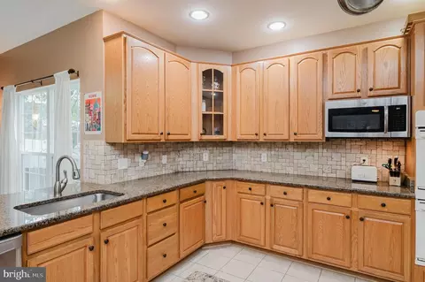Kitchen - 2623 E Rhododendron Dr, Abingdon, MD 21009 photo 8 of 10