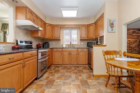 Kitchen - 110 Shell Cove Ct, Joppa, MD 21085 photo 3 of 3