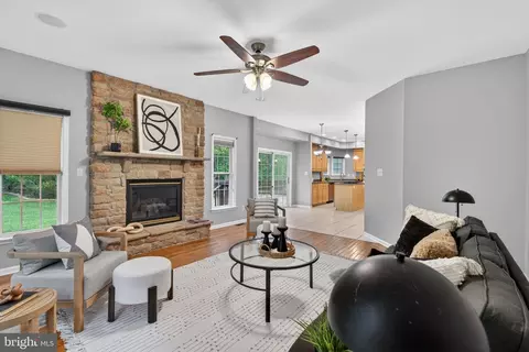 Living - 1315 Hidden Brook Ct, Abingdon, MD 21009 photo 2 of 3