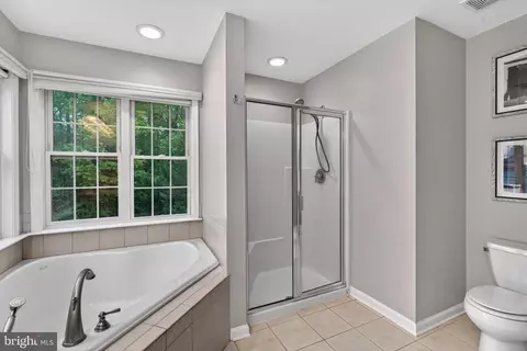 Bath - 1315 Hidden Brook Ct, Abingdon, MD 21009 photo 2 of 4