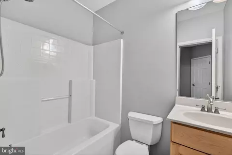 Bath - 1315 Hidden Brook Ct, Abingdon, MD 21009 photo 4 of 4