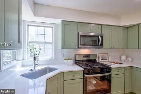 Kitchen - 3632 Skipjack Ct, Abingdon, MD 21009 photo 3 of 4