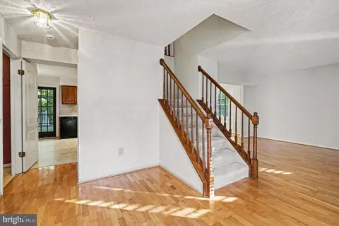 Entry Way - 918 Deer Ct, Abingdon, MD 21009 photo 1 of 4