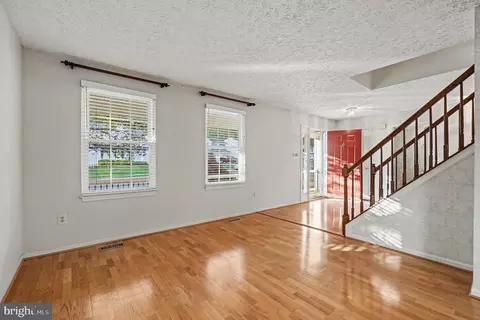 Living - 918 Deer Ct, Abingdon, MD 21009 photo 2 of 3