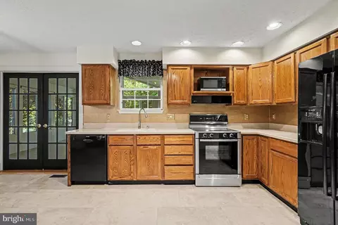Kitchen - 918 Deer Ct, Abingdon, MD 21009 photo 2 of 2