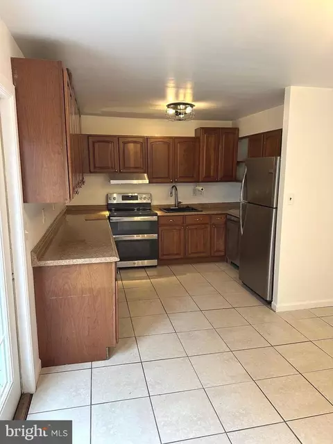 Kitchen - 323 Chimney Oak Dr, Joppa, MD 21085 photo 1 of 2