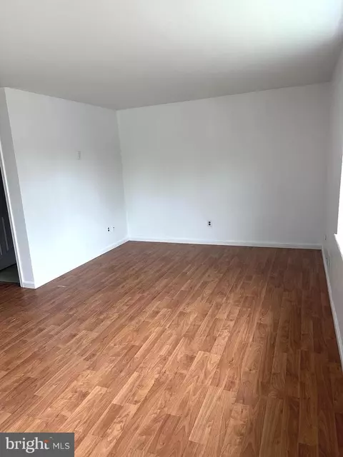 Living - 323 Chimney Oak Dr, Joppa, MD 21085 photo 2 of 3
