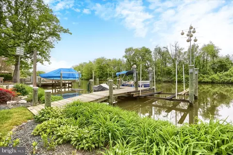24 Neptune Dr, Joppa, MD 21085